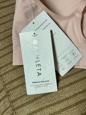 Athleta Embrace Bra D-DD